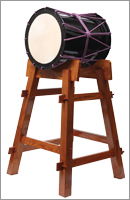 Okedou Daiko on four-legged stand